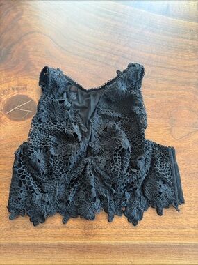 Black Lace Crochet Crop Tank Top - Women's